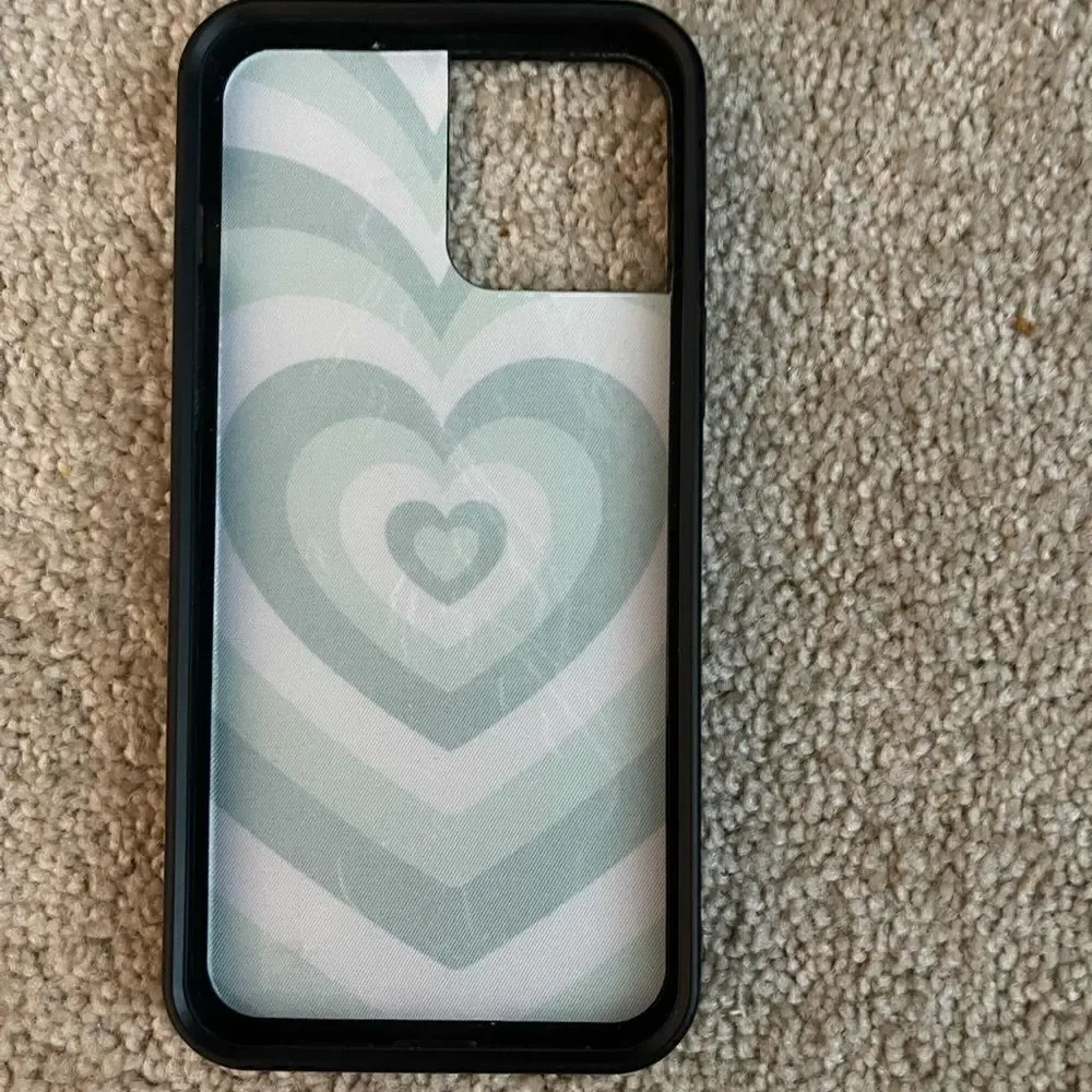 Like New Wildflower Case Iphone 12 pro max with box